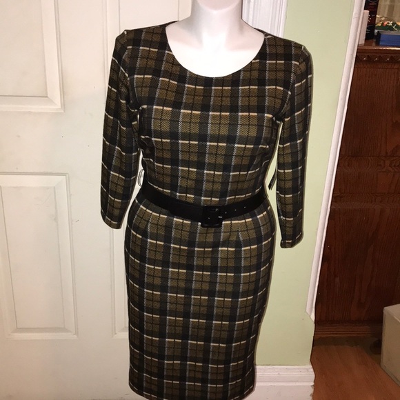 Dress - Picture 1 of 7